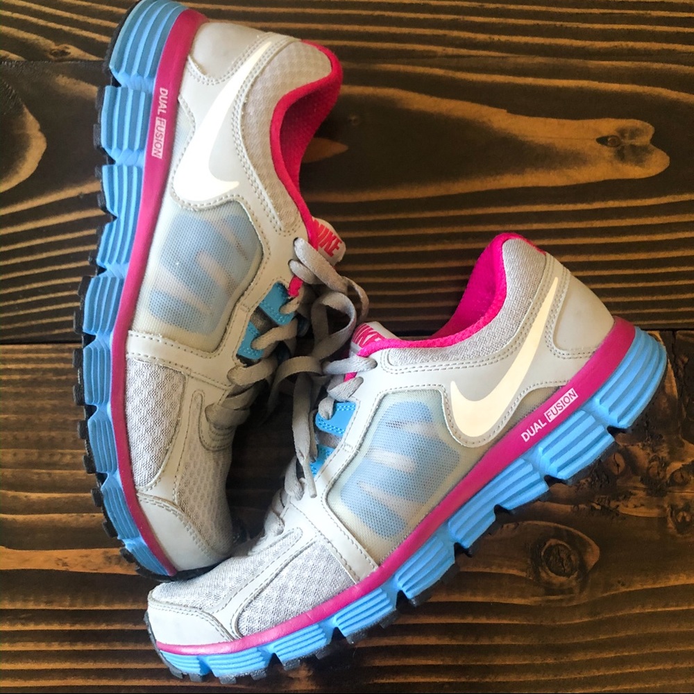 NIKE DUAL FUSION RUNNING SHOES sz9.5